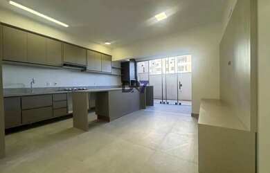 Imagem: O apartamento possui 2 Dormitórios, 1 Banheiro, 2 Vagas na