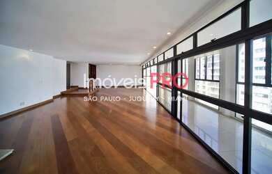 Imagem: O apartamento possui 4 Dormitórios, 5 Banheiros, 3 Vagas na