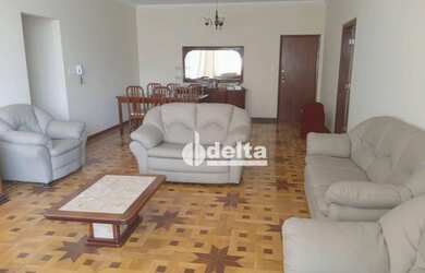 Imagem: O apartamento possui 3 Dormitórios, 1 Banheiro, 198m² de Área