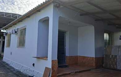 Imagem: A casa possui 2 Dormitórios, 1 Banheiro e 360m² de Área e