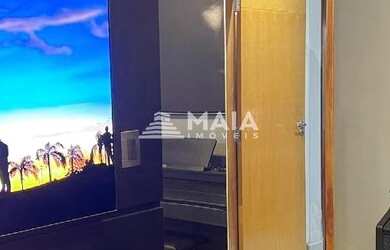 Imagem: O apartamento possui 2 Dormitórios, 2 Banheiros, 2 Vagas na