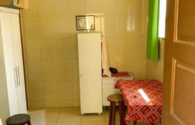 Imagem: O apartamento possui 1 Dormitório, 1 Banheiro, 2 Vagas na garagem