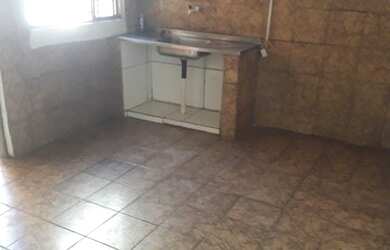 Imagem: A casa possui 2 Dormitórios, 2 Banheiros, 1 Vaga na garagem