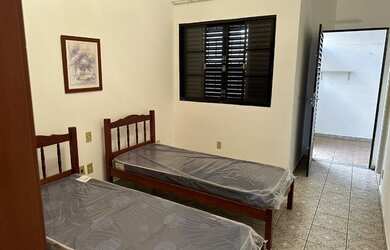 Imagem: A casa possui 1 Dormitório, 1 Banheiro, 38m² de Área e está