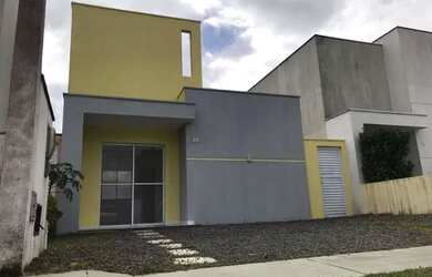 Imagem: A casa em condomínio possui 2 Dormitórios, 1 Banheiro, 2 Vagas