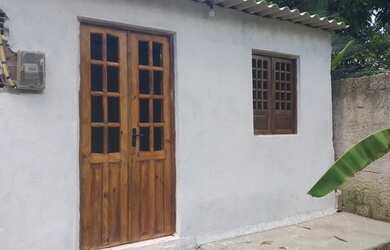 Imagem: A casa possui 2 Dormitórios, 1 Banheiro, 1 Vaga na garagem