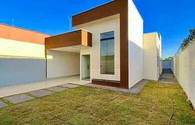 Imagem: A casa possui 2 Dormitórios, 1 Banheiro, 2 Vagas na garagem