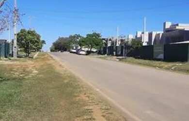 Imagem: O terreno possui 450m² de Área e está localizado em Alphaville