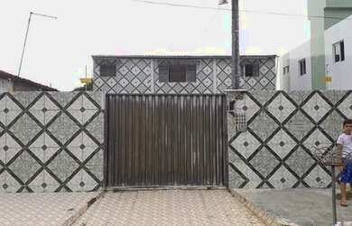 Imagem: A casa possui 4 Dormitórios, 3 Banheiros e 3 Vagas na garagem