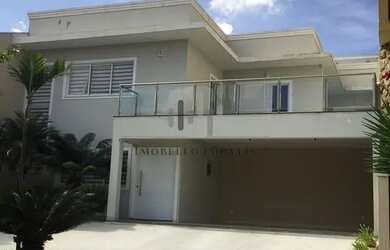 Imagem: A casa possui 3 Dormitórios, 2 Banheiros, 208m² de Área e