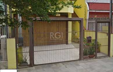 Imagem: A casa possui 3 Dormitórios, 4 Banheiros, 2 Vagas na garagem