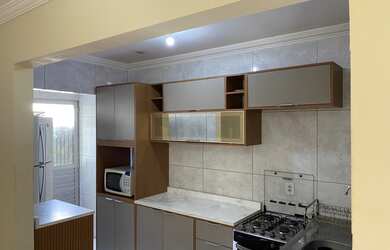 Imagem: O apartamento possui 2 Dormitórios, 1 Banheiro, 1 Vaga na garagem