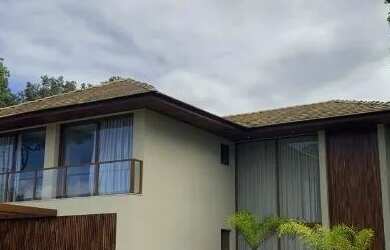 Imagem: A casa possui 5 Dormitórios e 5 Vagas na garagem e está localizado