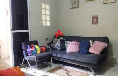 Imagem: A casa à venda possui 5 Dormitórios, 3 Banheiros, 2 Vagas