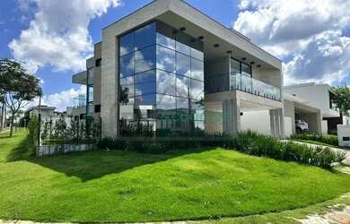 Imagem: A casa em condomínio possui 4 Dormitórios, 5 Banheiros, 4