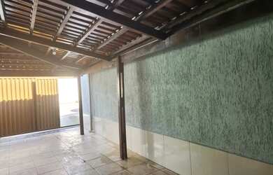 Imagem: A casa possui 2 Dormitórios, 1 Banheiro e está localizado