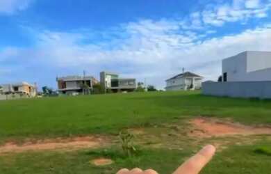 Imagem: O terreno possui 383m² de Área, Piscina e está localizado