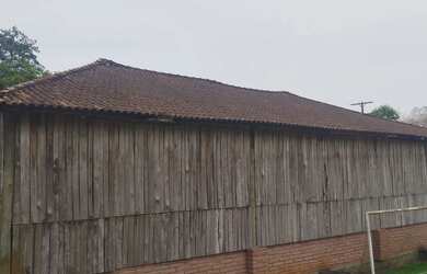 Imagem: O depósito possui 300m² de Área e está localizado em Lomba