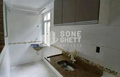 Imagem: O apartamento possui 2 Dormitórios, 1 Banheiro, 1 Vaga na garagem