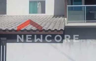 Imagem: A casa possui 4 Dormitórios, 3 Banheiros, 2 Vagas na garagem