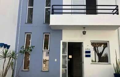 Imagem: A casa em condomínio possui 3 Dormitórios, 2 Banheiros, 2