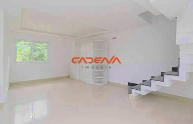 Imagem: A casa possui 3 Dormitórios, 3 Banheiros, 2 Vagas na garagem