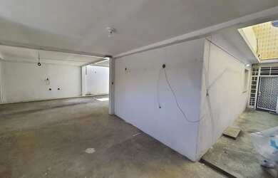 Imagem 4: Ótima Casa Frente de Rua e Independente 2 Qts e 2 Vagas Casa 2 Suítes...