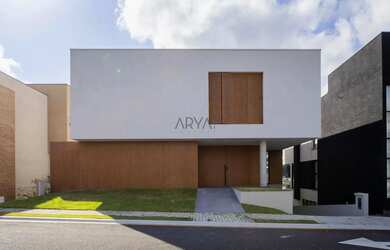 Imagem: A casa em condomínio possui 5 Dormitórios, 5 Banheiros, 5