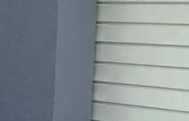 Imagem: A casa à venda possui 2 Dormitórios, 1 Banheiro, 2 Vagas na