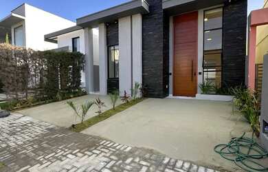 Imagem: A casa em condomínio possui 3 Dormitórios, 2 Banheiros, 2