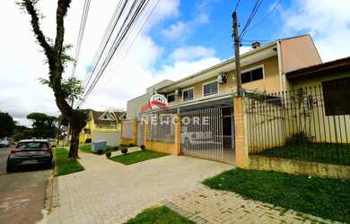 Imagem: O depósito possui 4 Vagas na garagem e 450m² de Área e está