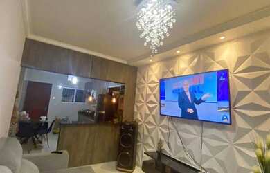 Imagem: A casa possui 2 Dormitórios e 2 Banheiros e está localizado