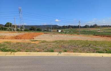 Imagem: O terreno possui 176m² de Área e está localizado em Alamedas