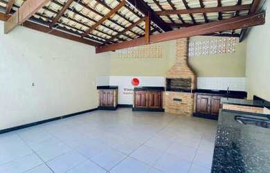 Imagem: A casa possui 3 Dormitórios, 3 Banheiros, 3 Vagas na garagem