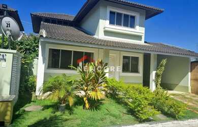 Imagem: A casa em condomínio possui 4 Dormitórios, 4 Banheiros, 2