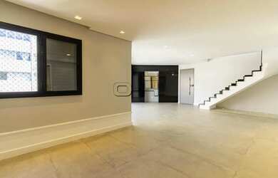 Imagem: O apartamento na cobertura possui 4 Dormitórios, 5 Banheiros