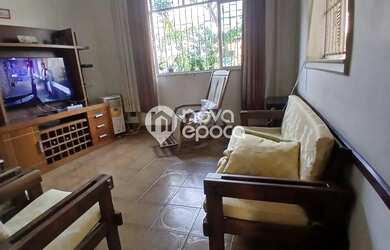 Imagem: A casa possui 4 Dormitórios, 2 Banheiros, 4 Vagas na garagem