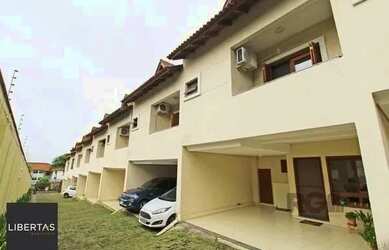 Imagem: A casa em condomínio possui 3 Dormitórios, 3 Banheiros, 2