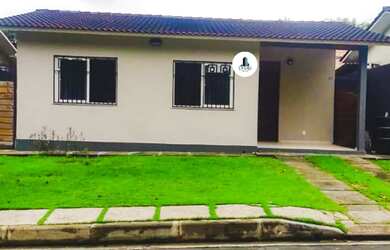 Imagem: A casa em condomínio possui 3 Dormitórios, 2 Banheiros, 1