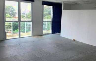 Imagem: O depósito possui 42m² de Área e está localizado em Santo