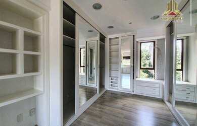 Imagem 14: No Higienópolis, um apartamento alto padrão por andar