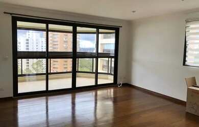 Imagem: O apartamento possui 4 Dormitórios, 4 Banheiros, 4 Vagas na