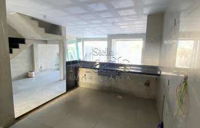 Imagem: A casa possui 3 Dormitórios, 3 Banheiros, 2 Vagas na garagem