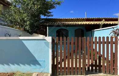 Imagem: A casa possui 2 Dormitórios, 2 Banheiros, 1 Vaga na garagem