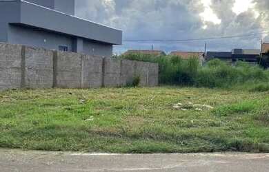 Imagem: O terreno possui 180m² de Área e está localizado em Centro