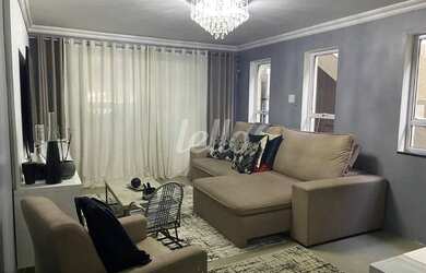 Imagem: A casa possui 3 Dormitórios, 2 Banheiros, 5 Vagas na garagem