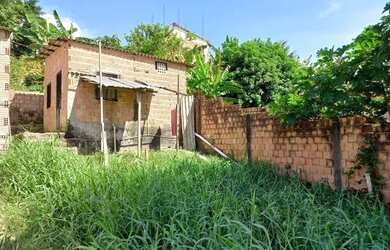 Imagem: A casa possui 1 Dormitório, 1 Banheiro, 820m² de Área e