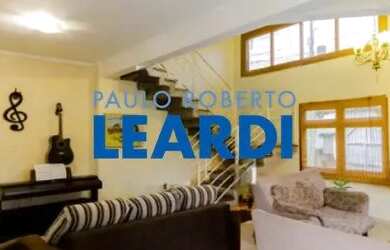 Imagem: A casa possui 3 Dormitórios, 3 Banheiros, 5 Vagas na garagem