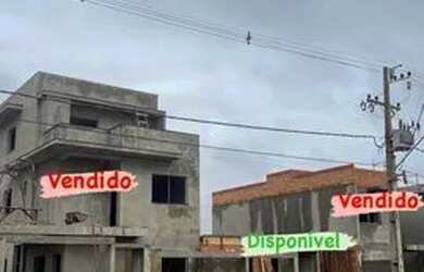 Imagem: A casa possui 3 Dormitórios, 4 Banheiros, 2 Vagas na garagem