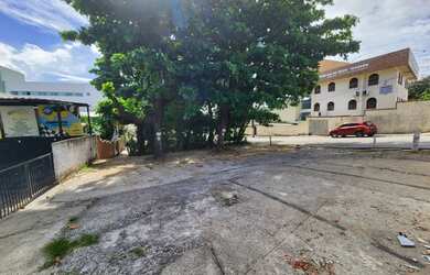 Imagem: O terreno possui 450m² de Área e está localizado em Neópolis